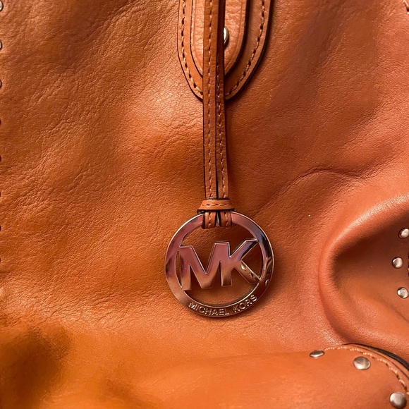 Michael Kors Uptown Astor Studded Leather Satchel/Tote 2 handles 1 Strap Camel - Picture 5 of 10
